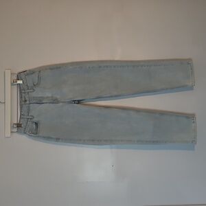 Guess High Waisted Stright Leg Light Wash Mom Jean Size 25